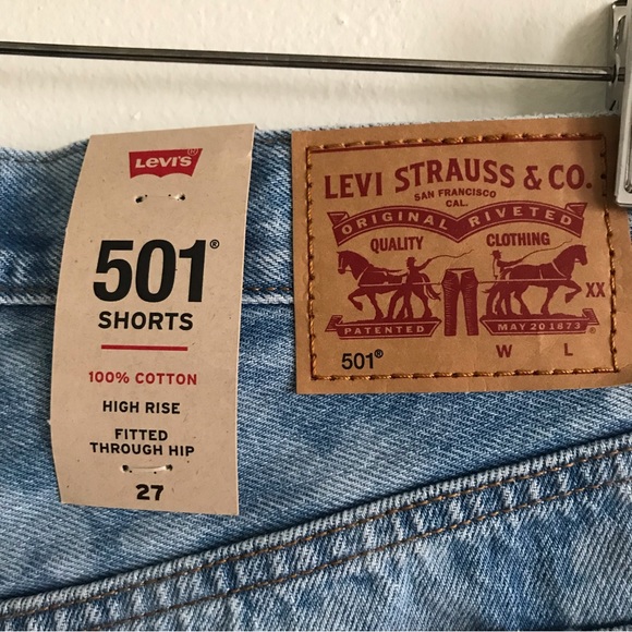 501® HIGH RISE WOMEN'S SHORTS / Color: Athens Blossom - Light Wash - Picture 6 of 9